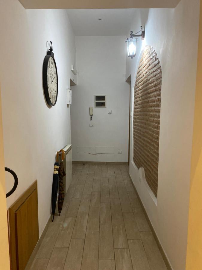 Il Vicolo Di Trastevere Roma