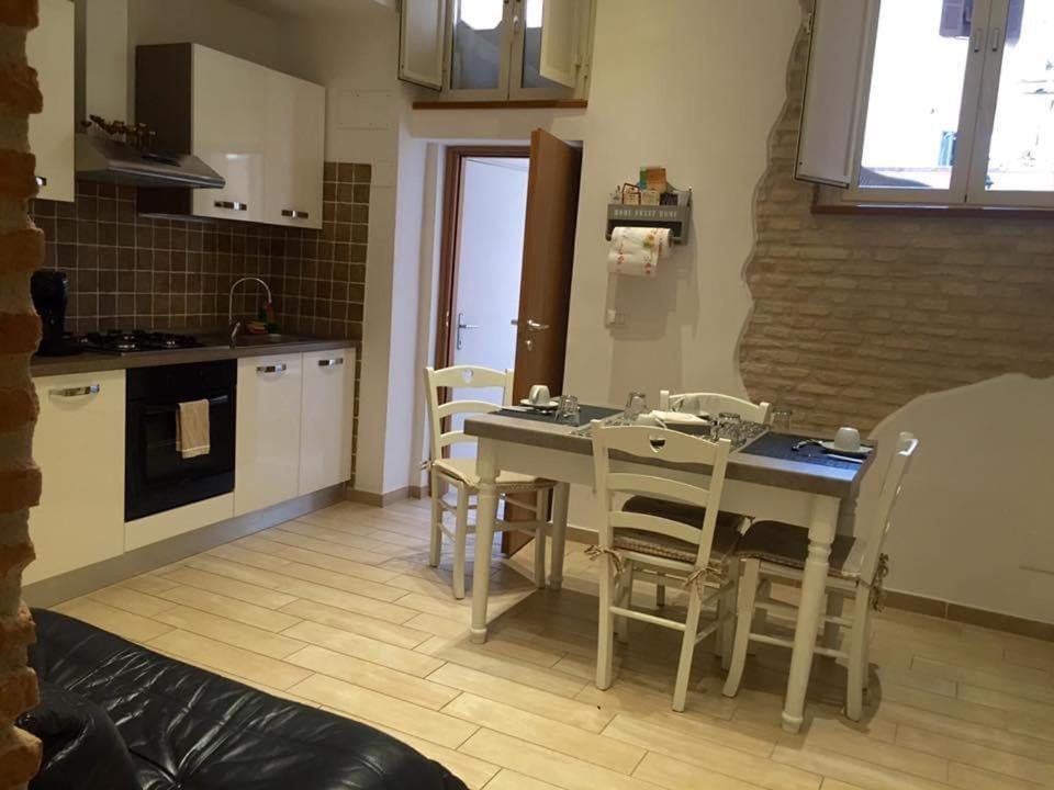 Il Vicolo Di Trastevere Roma