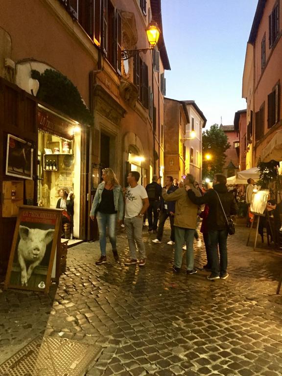Il Vicolo Di Trastevere Roma